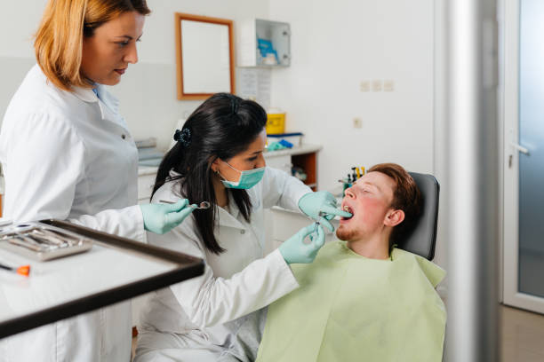 Best Emergency Tooth Extraction in East Riverdale, MD